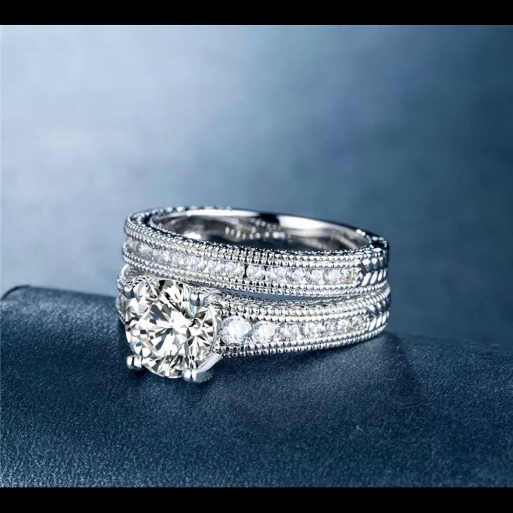 Ring - Picture 2 of 5